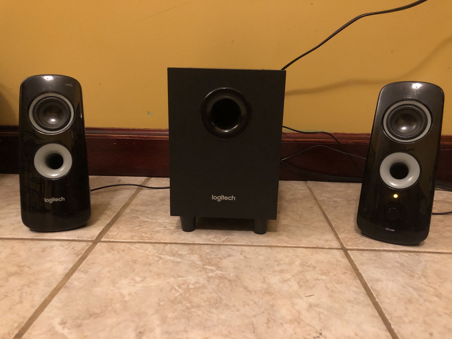 Logitech Z323 Speakers With Subwoofer Bluetooth Capability 