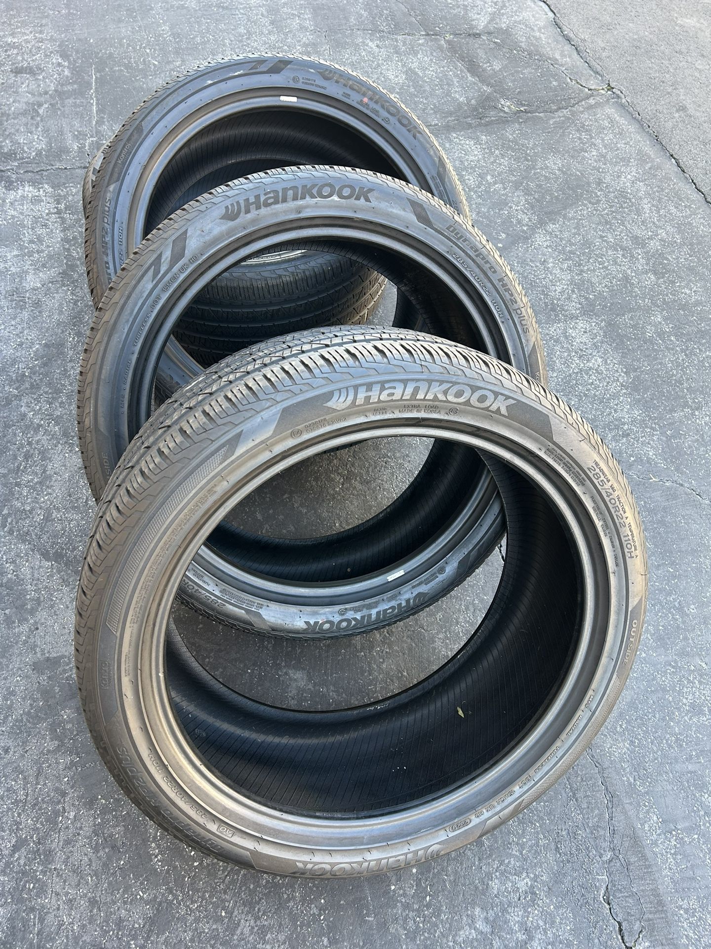 Set. Tires. 285. 40. 22. Hankook Dinapro