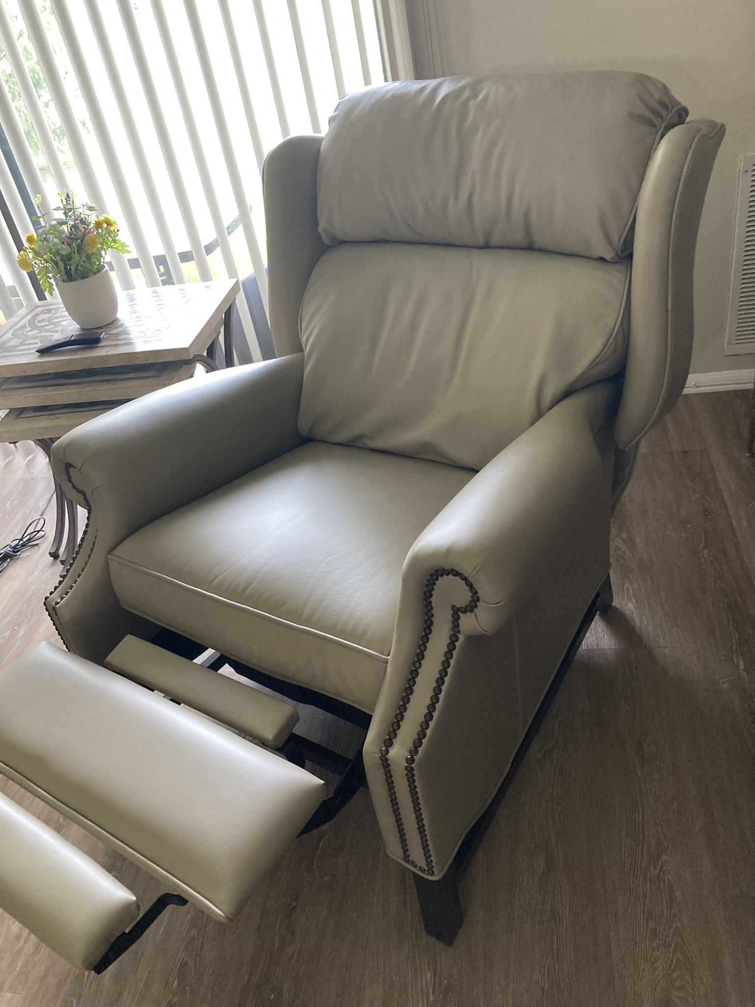 Motioncraft By Sherrill Reclining Chair Brand New