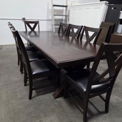 8 Piece Dining set- Pickup Only