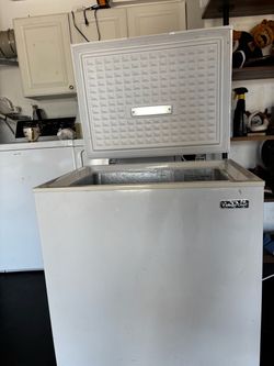 Deep freezer