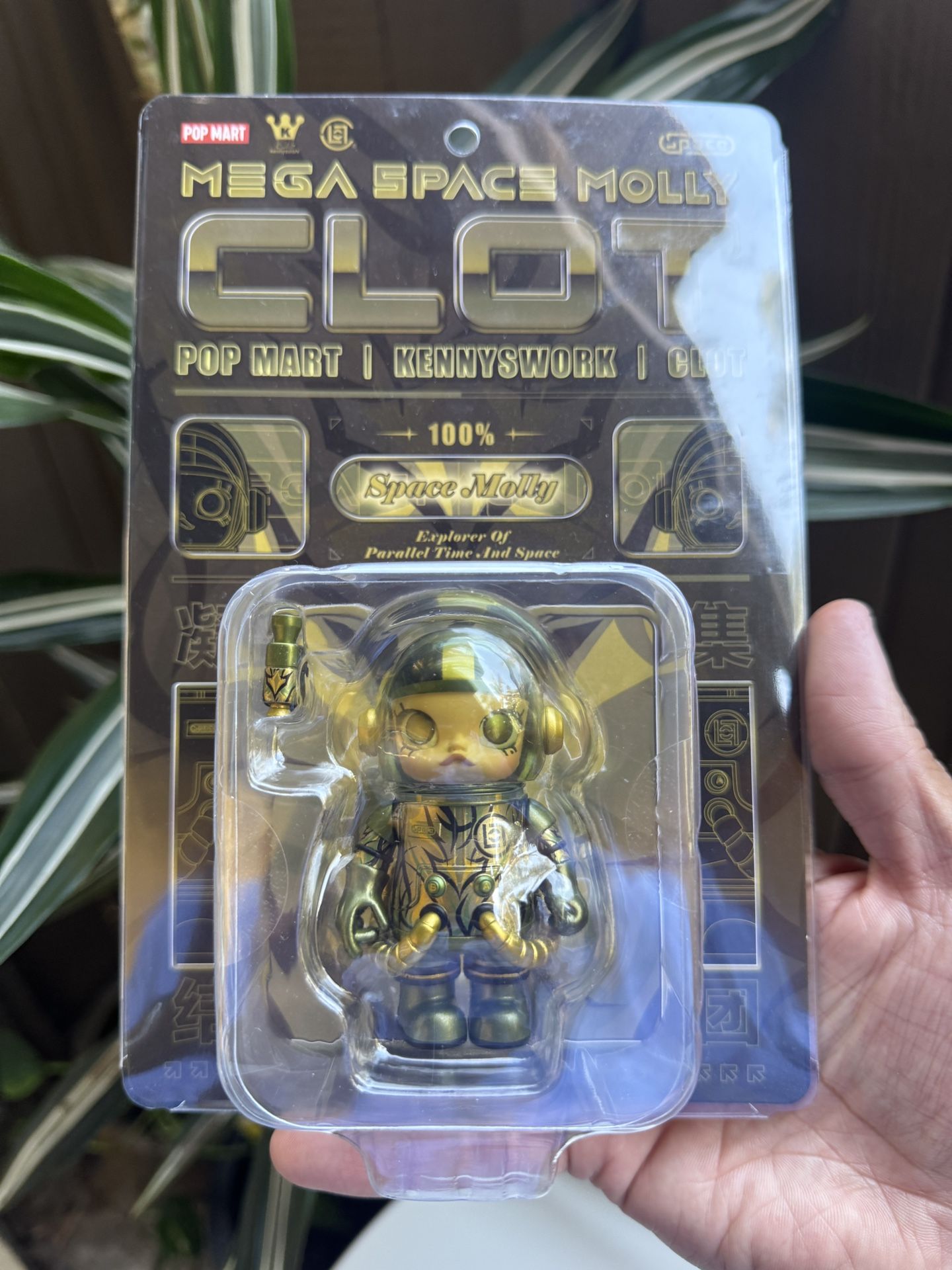 New Pop mart Mega Space Molly Clot Figure 100%