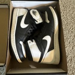 Air Jordan 1 Retro High Og Used Size 9.5