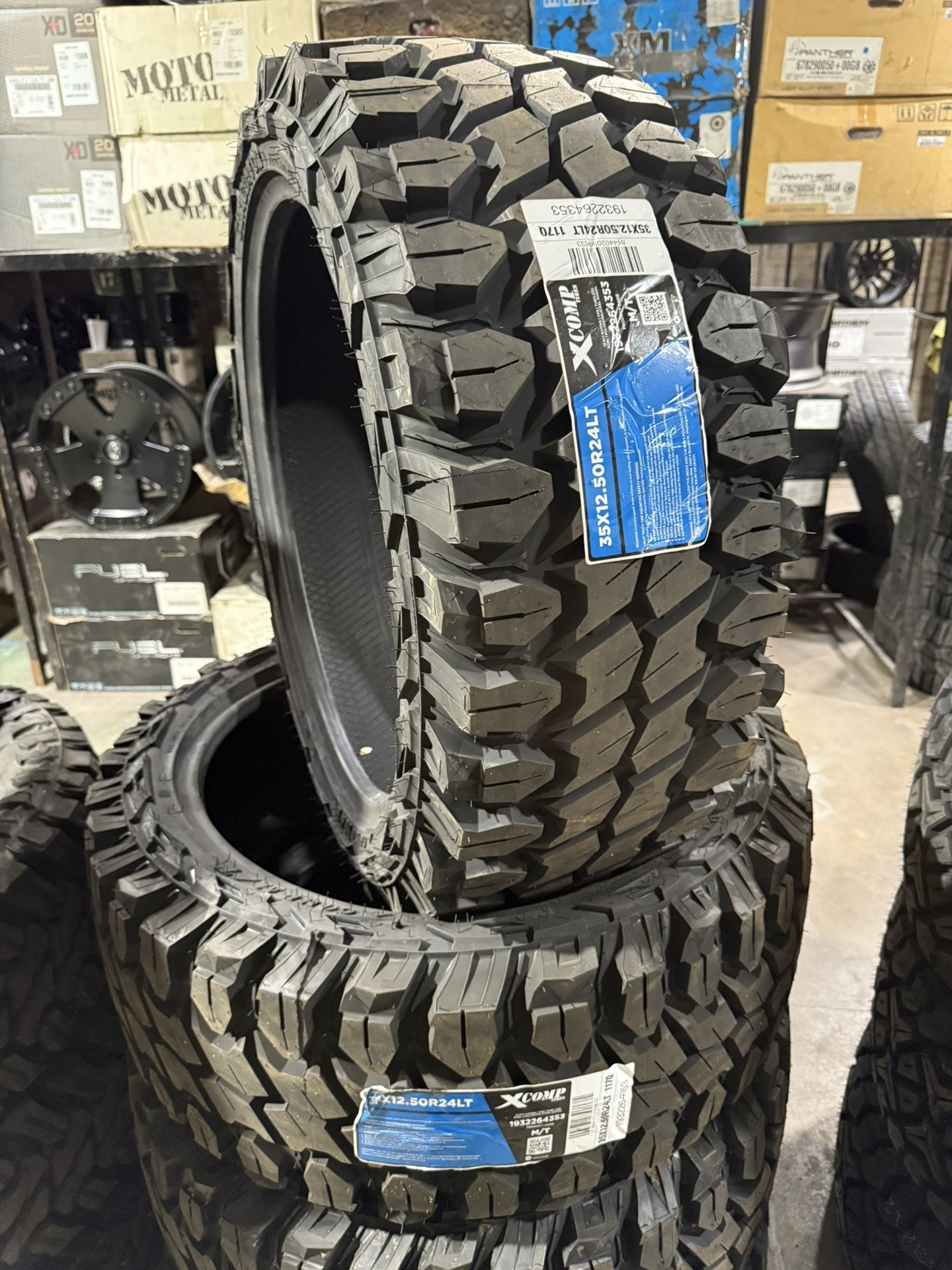 35x12.50R24 Gladiator Xcomp Tires
