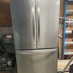 Whirlpool refrigerator 