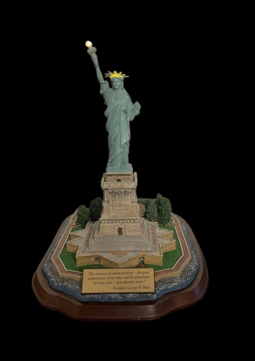 The Danbury Mint "Lighted Statue Of Liberty" Sculpture
