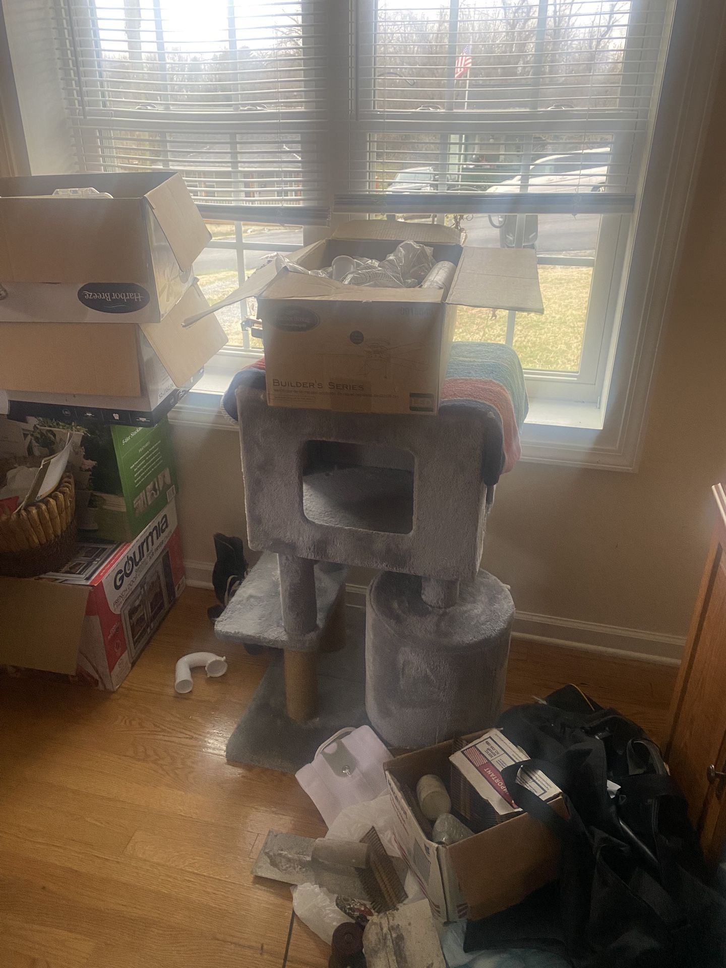 Cat Pedestal