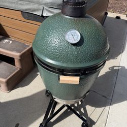 Big Green Egg Size Large Up For Sale Excellent Condition No Cracks Whatsoever Barely Used