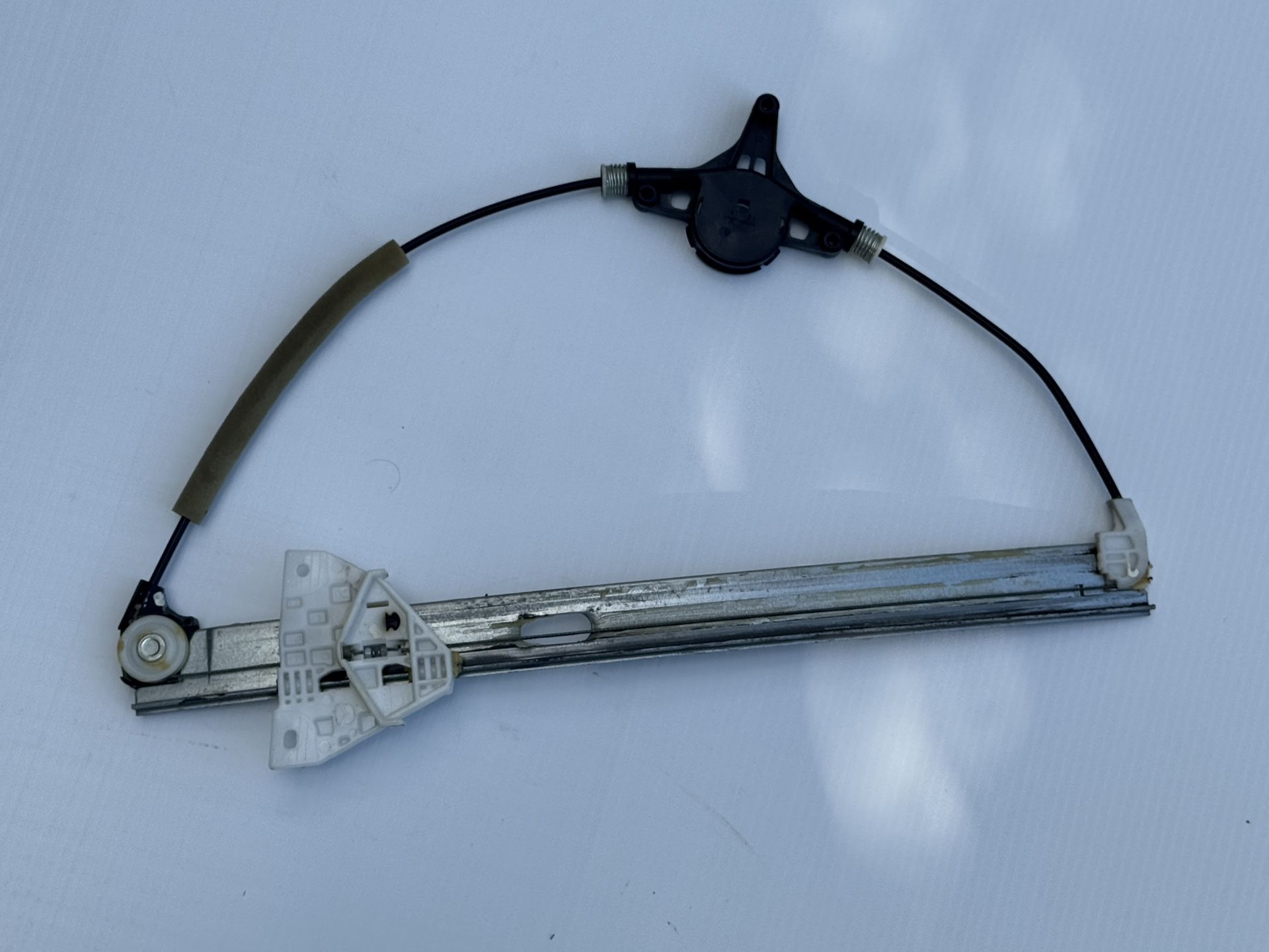 2010-2013 Mazda 3 Front Right Window Regulator