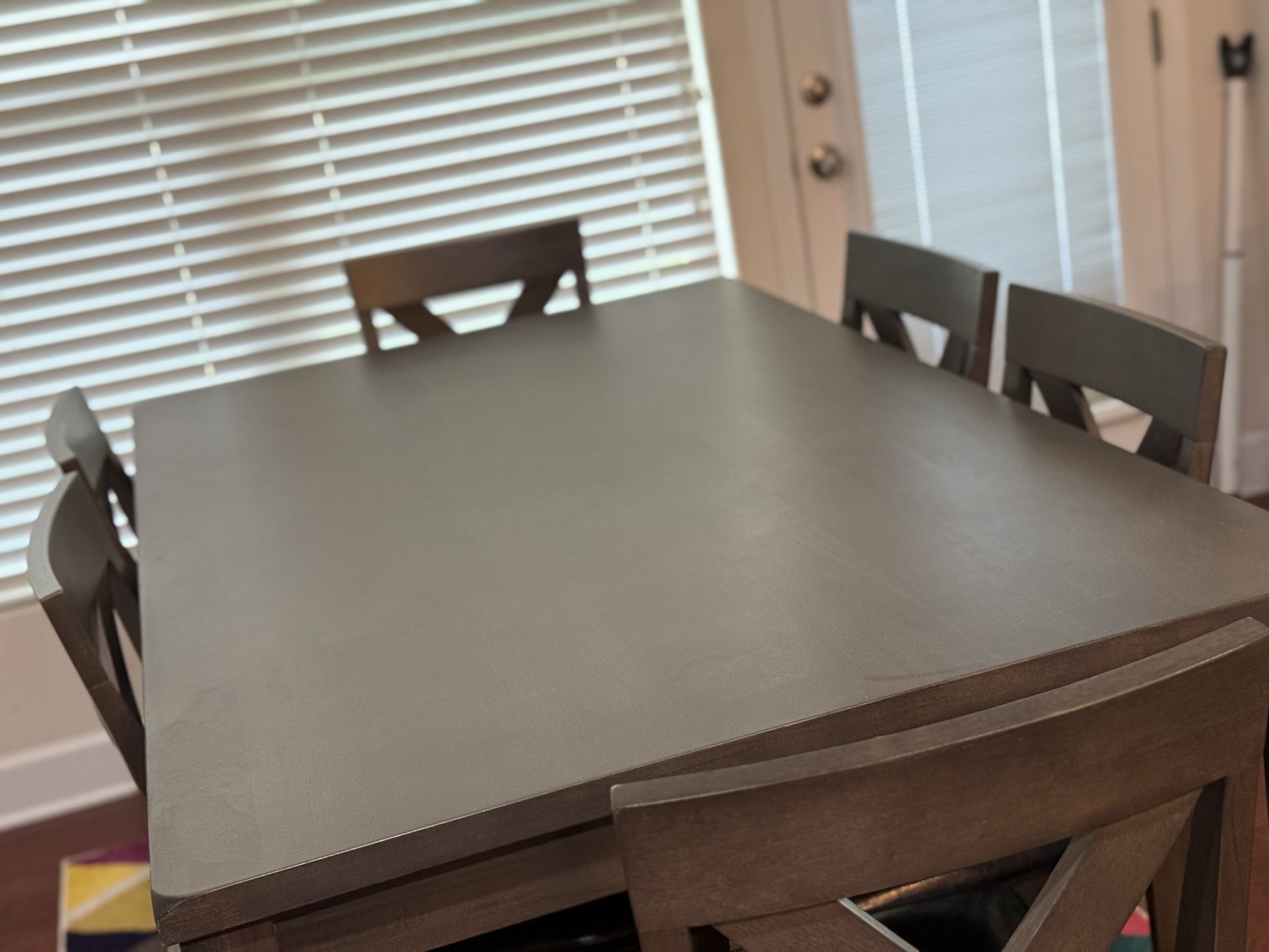Like NEW Ashley Dining Set Caitbrook Table and 6 chairs, Gray