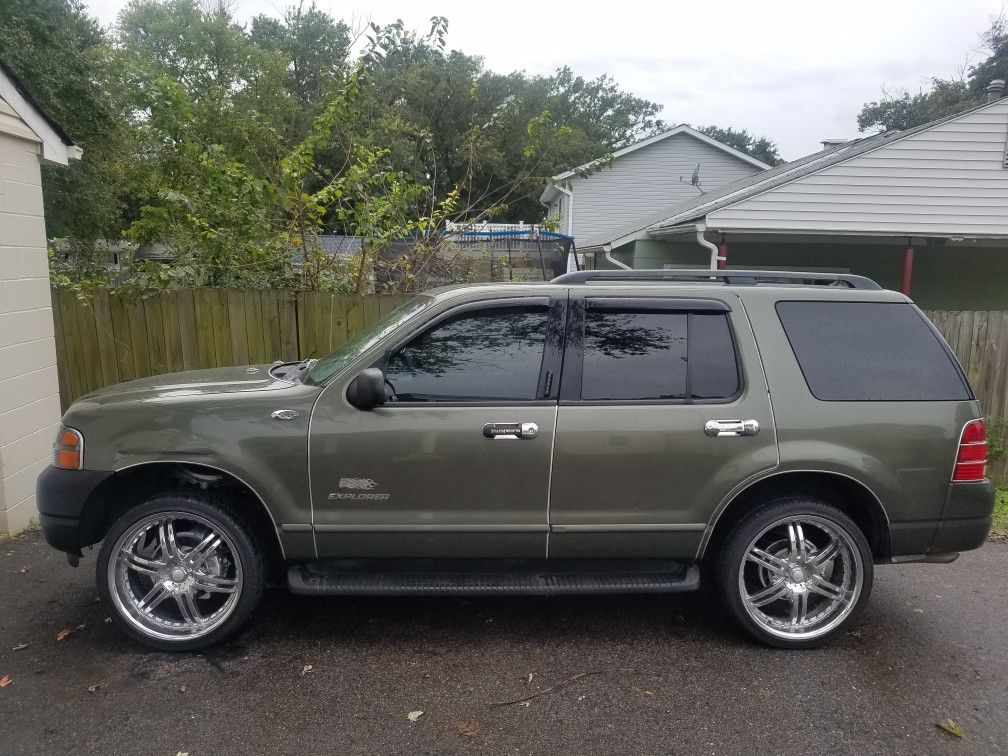 2004 Ford Explorer