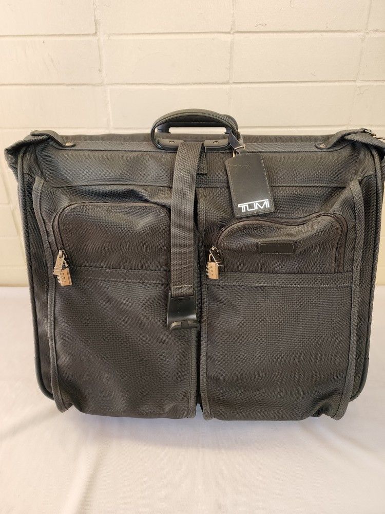 Tumi Alpha Green Wheeled Garment Bag  22"/ Laundry Bag 