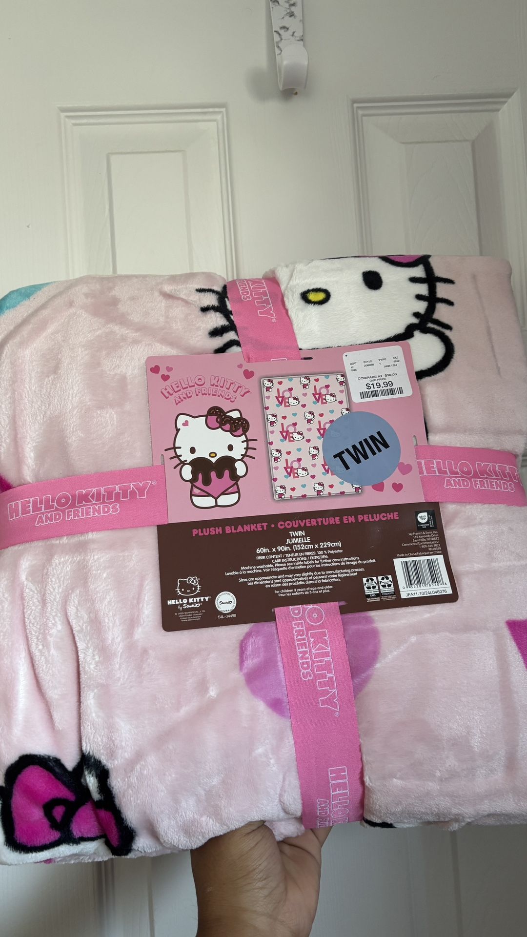 Hello Kitty Love Blanket