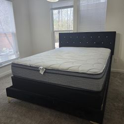 QUEEN SIZE BED 