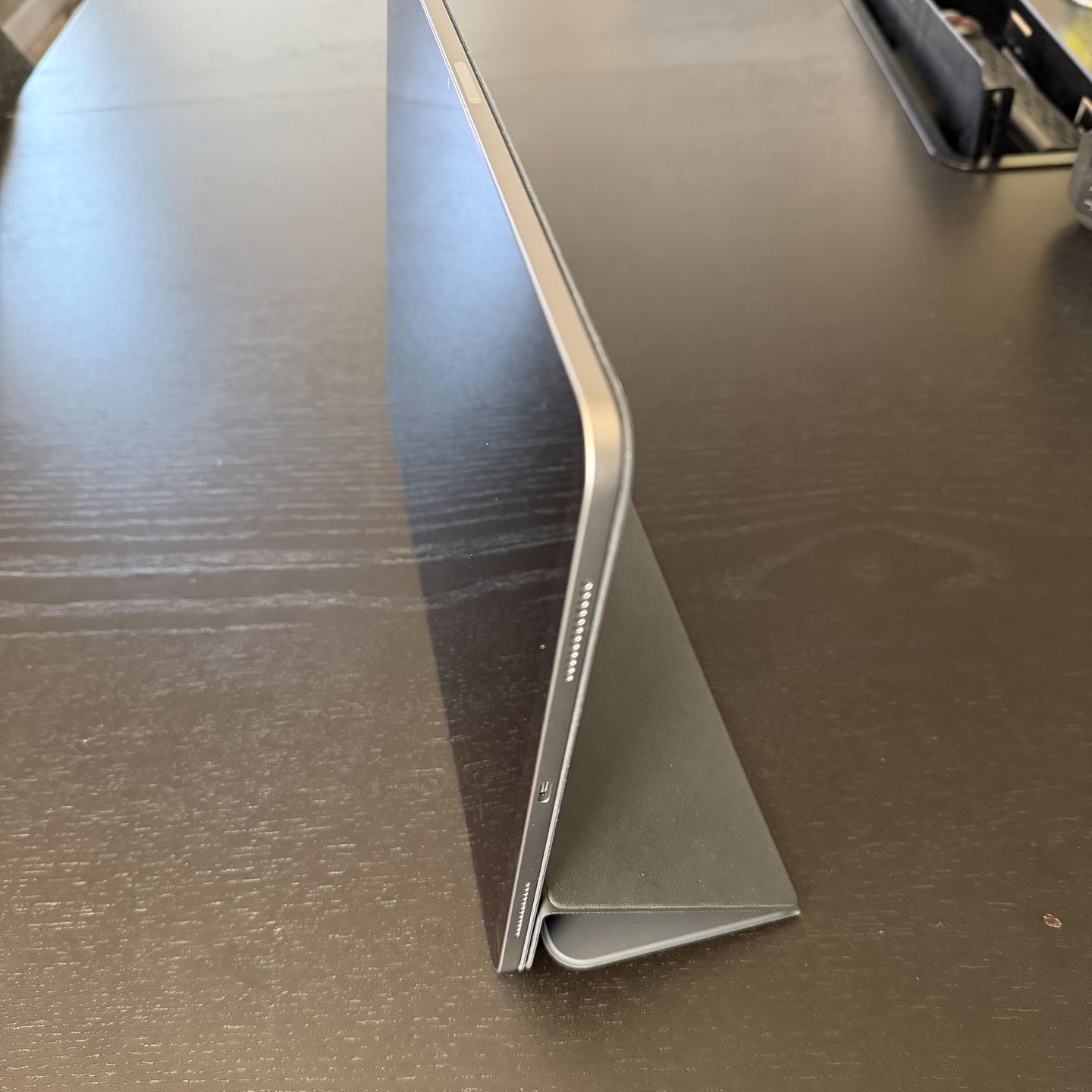 iPad Air 13 Inch (M3) & Case