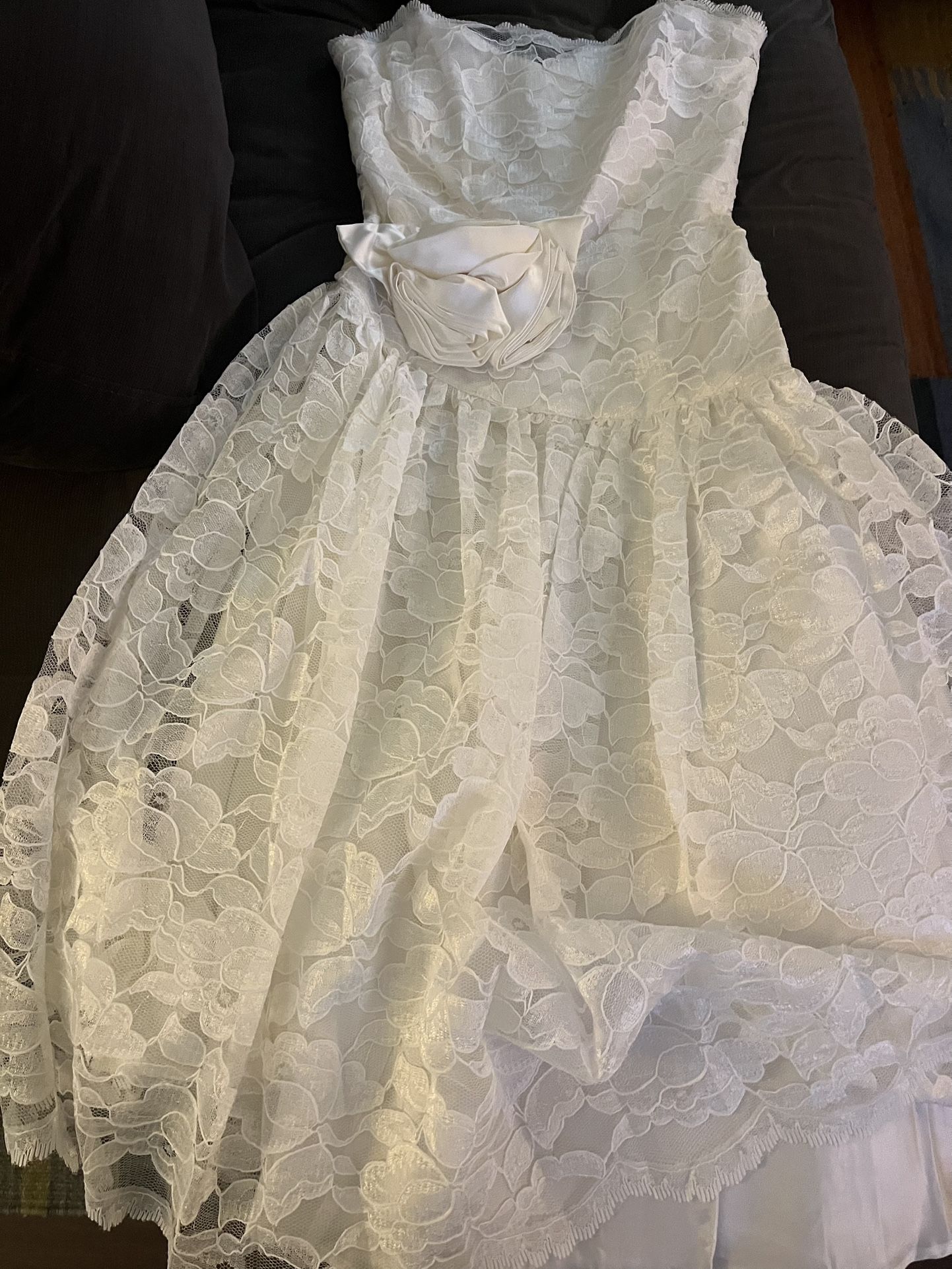 Vintage White Lace Formal Dress (small)