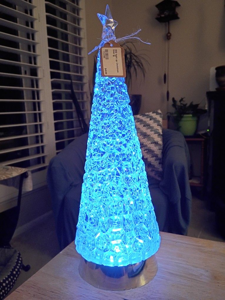 14in Tree Glitter Globe New 