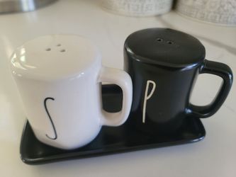 Rae Dunn Mini Mug Salt & Pepper Shaker Set with Tray