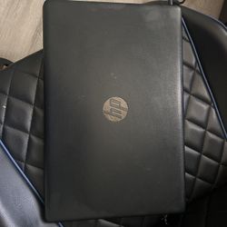 HP Laptop – Works – Needs Repair (Broken Hinge)