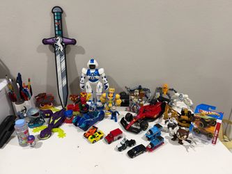 ALL 15 $ Large Mixed Toy Bundle – Robot, Ferrari F1, Hot Wheels, Thomas & More
