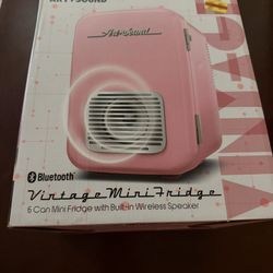 Mini Fridge W/ Bluetooth Speaker