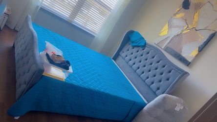 Queen Platform Bed