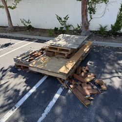 Free Wooden Pallets and Wood Scraps