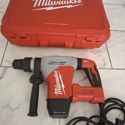Milwaukee 1-9/16 in. SDS-MAX Rotary Hammer 