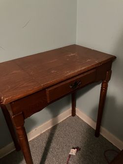 Small desk,make up , jewelry