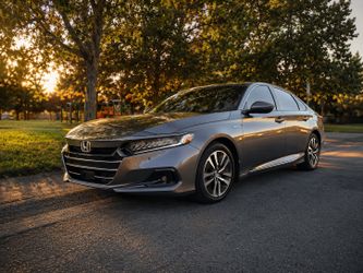 2022 Honda Accord Hybrid EX-L – Only 30K Miles