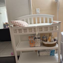 Changing Table / Changing Pad / Sheets 