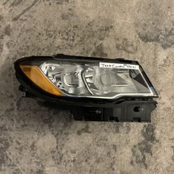 2017 Jeep compass passenger Side Headlight 