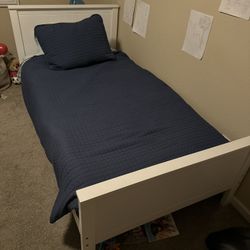 Twin White platform Bed 