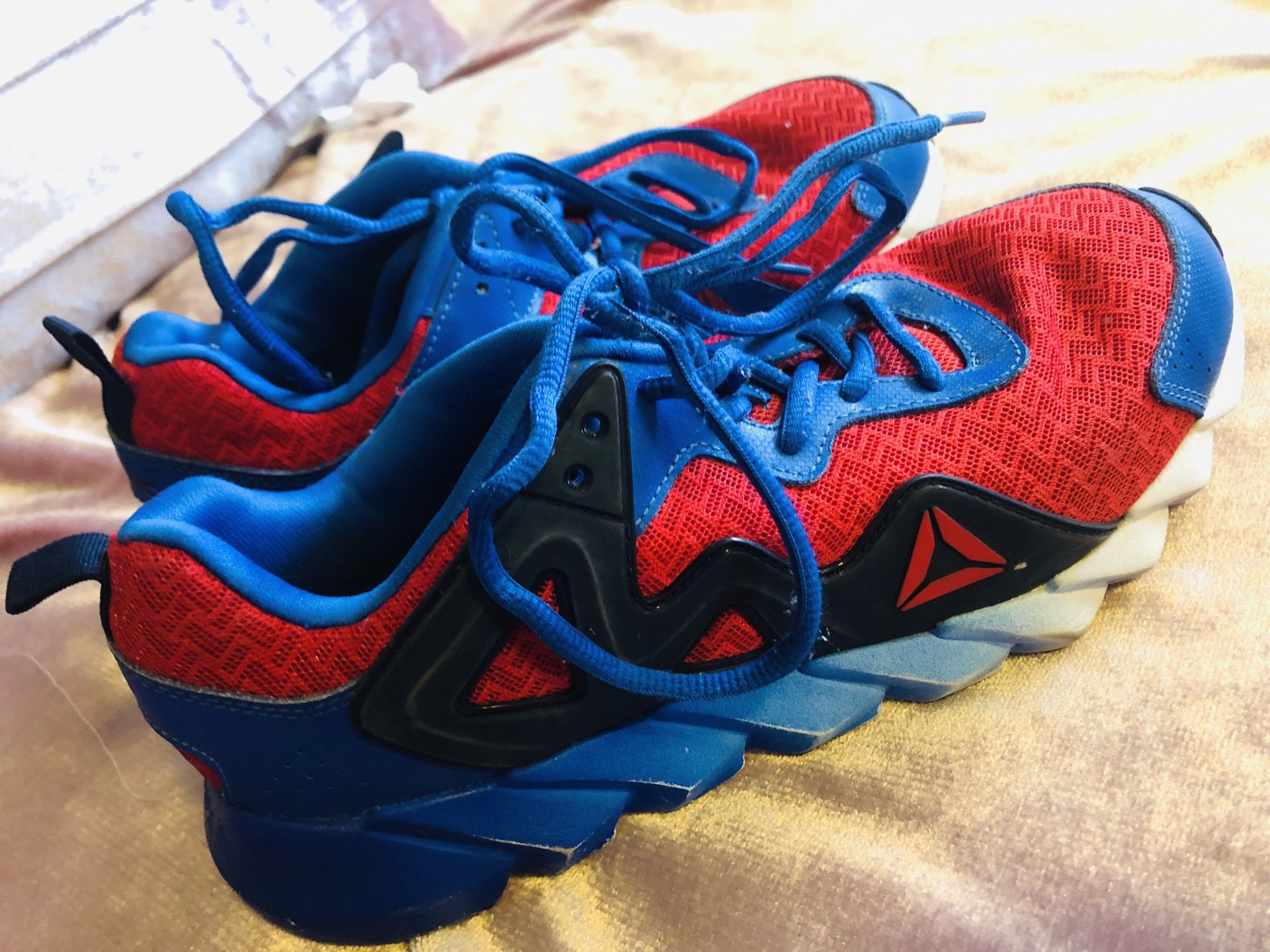 Reebok boys shoe