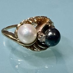 🎁 Exquisite Estate 14KT Yellow Gold Pearl &  Diamond Ladies Ring