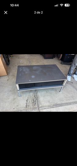 ✨ Modern Coffee Table ✨ Mesa de centro moderna en buen estado