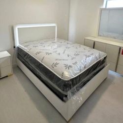 New bedroom set in box 📦 699