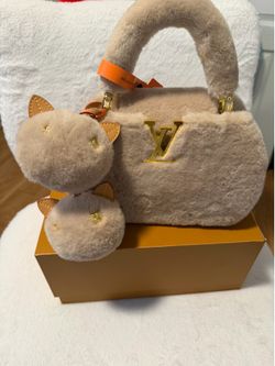 Women fluffy bag