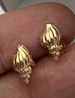 14K SOLID GOLD Top Quality Designer Sea Shell Stud Earrings NEW NEVER WORN