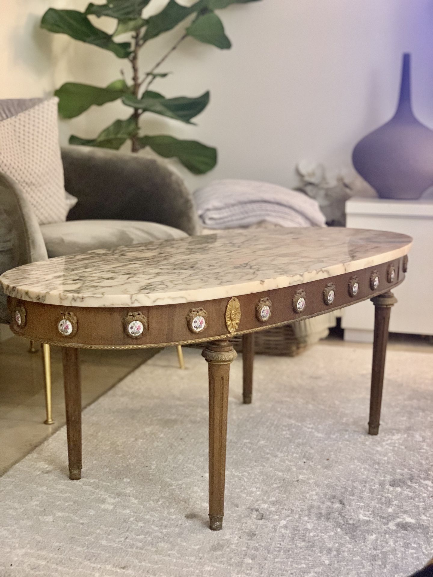 Gorgeous antique vintage oval marble top coffee table