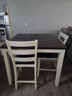 Kitchen table with 4 chairs