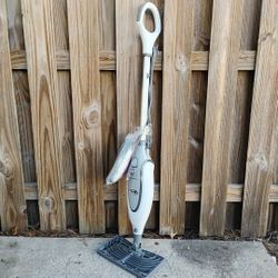 Shark Professional Steam Pocket Mop 22-ft Steam mop