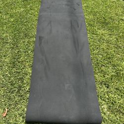 Black Yoga Mat