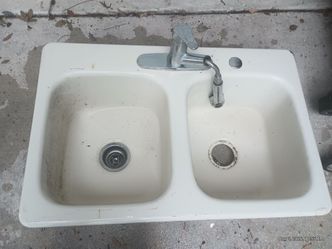 Metal kitchen sink