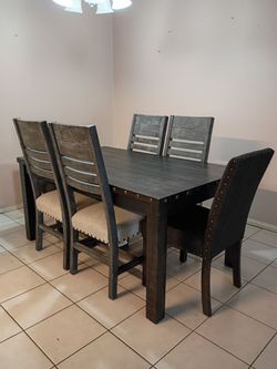 Dinning table