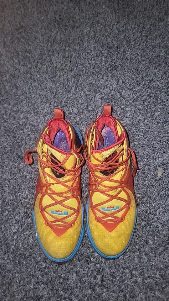 Nike Lebron 19 Tune Squad