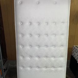 Single Mattress w/Box Spring