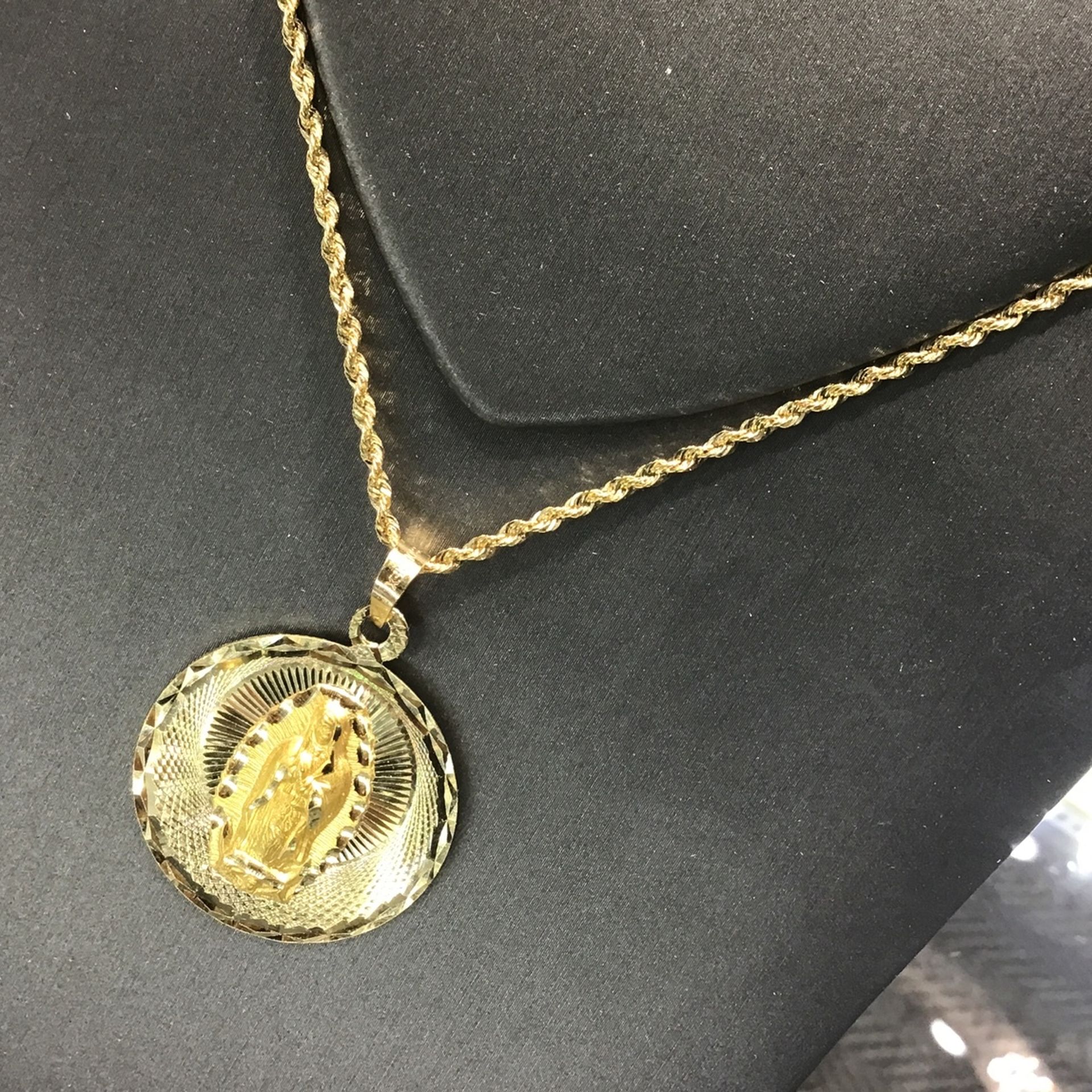 10k Gold Pendant And Chain Together Deal Both On Special Discount For 10k-gold-pendant-and-chain-together-deal-both-on-special-discount-for