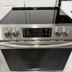 Frigidaire Slide In Electric Stove 