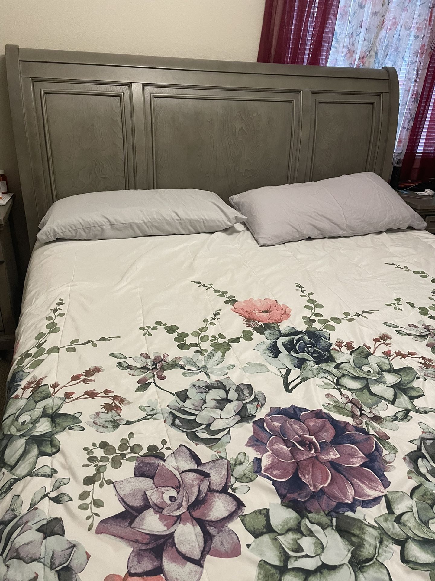 King Size sleigh Bed With Header/Foot Board With 2 Drawers